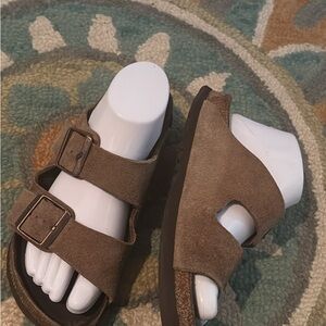 Well loved Birkenstock Sandals 39